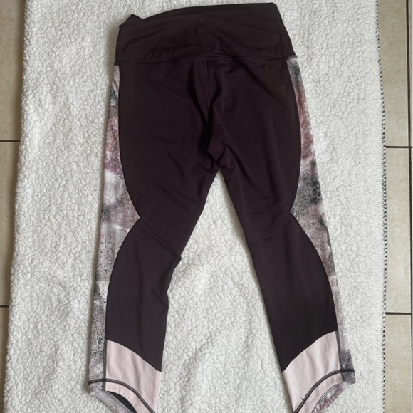 Lululemon Retreat Pants - Picture 3 of 5